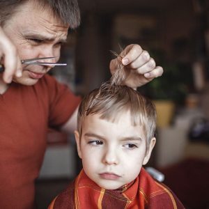 Haarstyling für zu Hause.